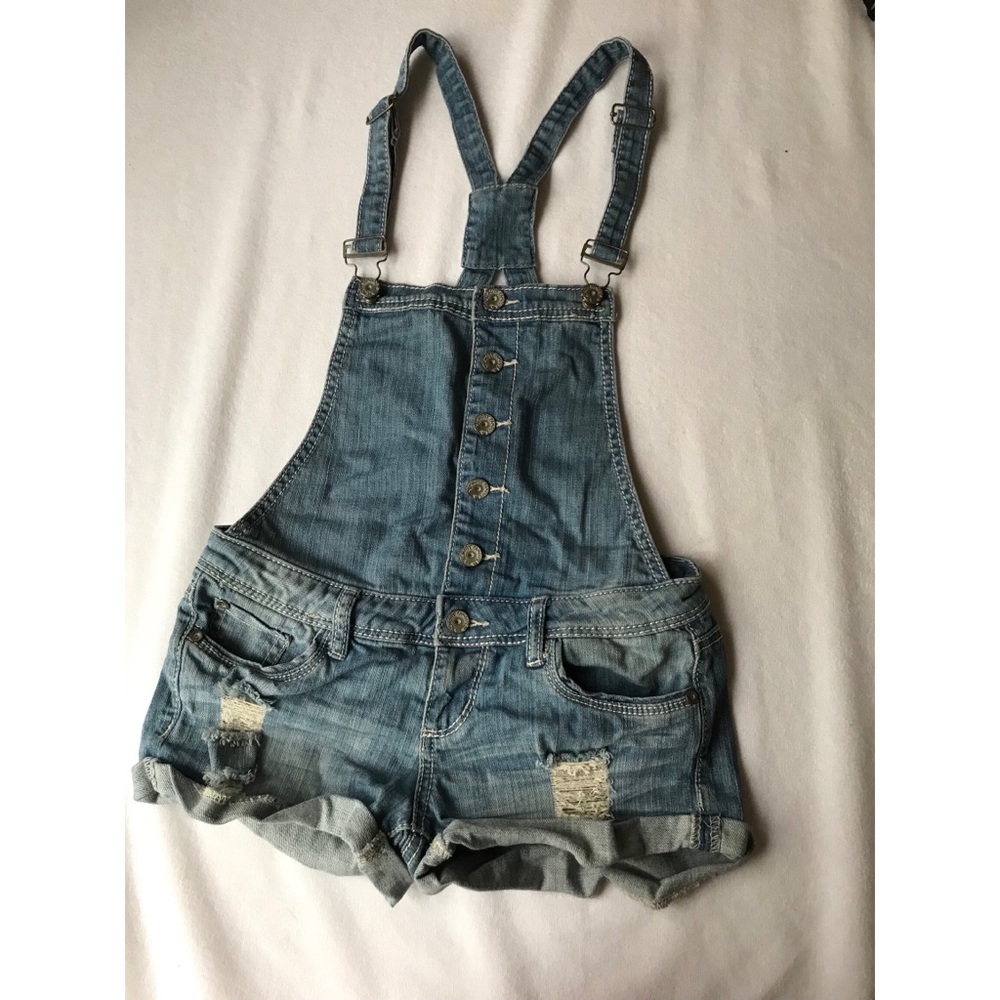 Destroyed short overalls